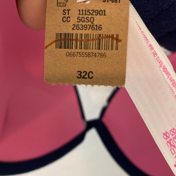 VS PINK Victoria’s Secret Set of 2 Bras NWT 32C - Picture 9 of 9